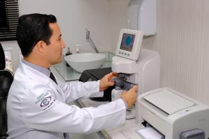Dr Daniel Marras oftalmo em Rondonópolis com equipamentos modernos